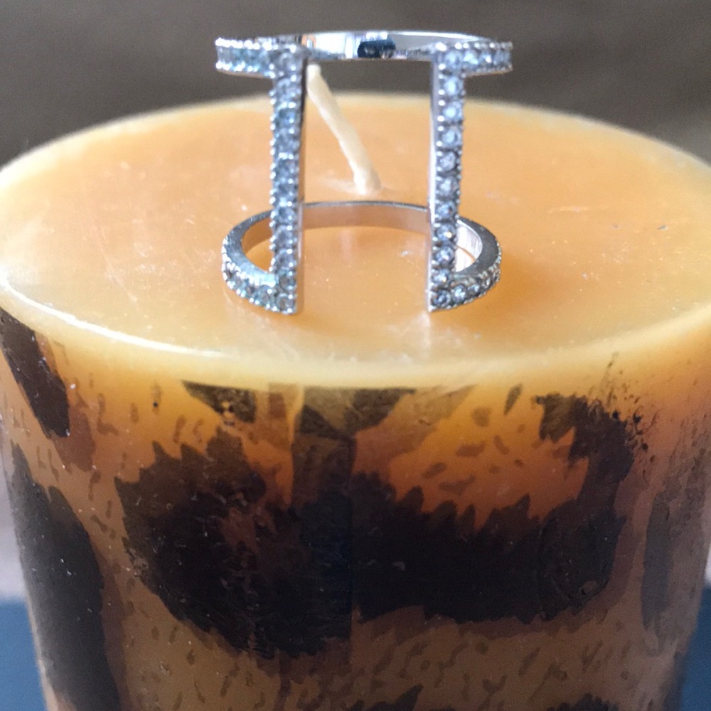 Ring with rhinestones